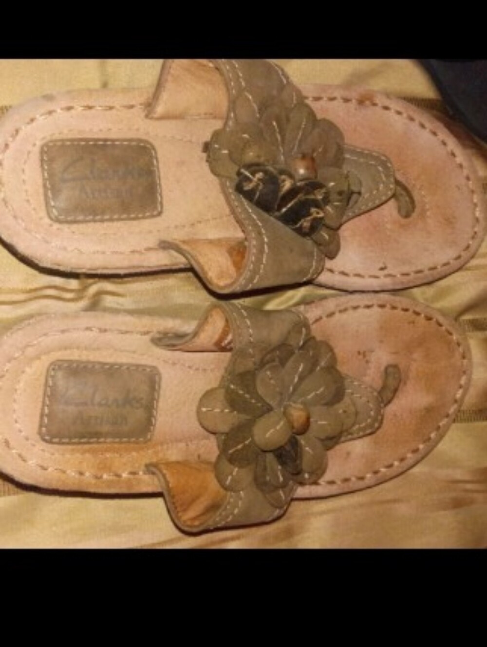 Clarks Women's Olive Green Floral Leather Toe-Post Sandals